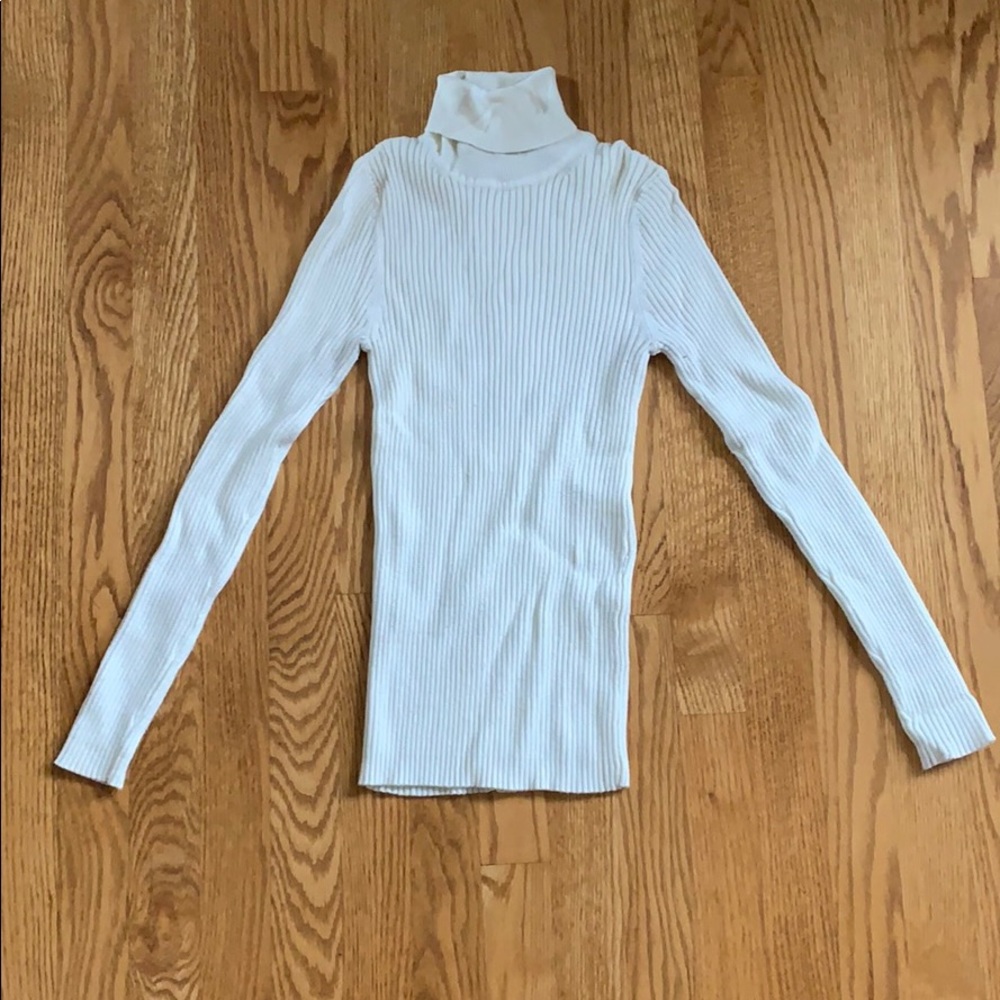 Cute turtleneck!